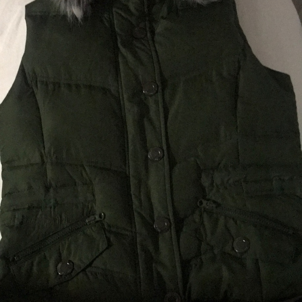 Down filled vest - Picture 2 of 6